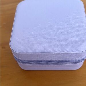 NWOT Lavender Jewelry Travel Case